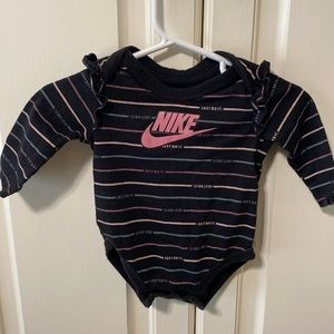 Nike long sleeved ruffle onesie 3M